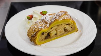 Apfelstrudel im Hotel Zirmerhof Apfelstrudel im Hotel Zirmerhof