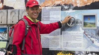 Oesterreich Austria Tirol Tannheimer Tal Graen Wanderhotel HOTEL LUMBERGER HOF Wandern Neunerkoepfle Gipfelwanderweg Groesstes Gipfelbuch der Alpen Oesterreich Austria Tirol Tannheimer Tal Graen Wanderhotel HOTEL LUMBERGER HOF Wandern Neunerkoepfle Gipfelwanderweg Groesstes Gipfelbuch der Alpen