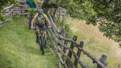 Italien Suedtirol Trentino Alto Adige Dolomiten Val d’Ega Eggen-Tal Eggen Biken unterm Latemar Italien Suedtirol Trentino Alto Adige Dolomiten Val d’Ega Eggen-Tal Eggen Biken unterm Latemar