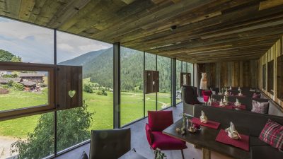 Italien Suedtirol Trentino Alto Adige Ulten Tal Ulten Val d'Ultimo St. Nikolaus Erlebnishotel Waltershof Speisesaal Italien Suedtirol Trentino Alto Adige Ulten Tal Ulten Val d'Ultimo St. Nikolaus Erlebnishotel Waltershof Speisesaal