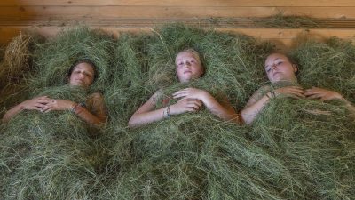 Italien Suedtirol Trentino Alto Adige Ulten Tal Ulten Val d'Ultimo St. Nikolaus Erlebnishotel Waltershof Wohlfuehlrituale Beauty-Zeremonien Heubad Italien Suedtirol Trentino Alto Adige Ulten Tal Ulten Val d'Ultimo St. Nikolaus Erlebnishotel Waltershof Wohlfuehlrituale Beauty-Zeremonien Heubad