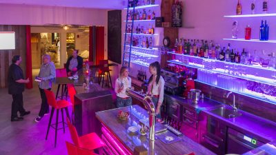 Italien Suedtirol Trentino Alto Adige Ulten Tal Ulten Val d'Ultimo St. Nikolaus Erlebnishotel Waltershof Bar Italien Suedtirol Trentino Alto Adige Ulten Tal Ulten Val d'Ultimo St. Nikolaus Erlebnishotel Waltershof Bar