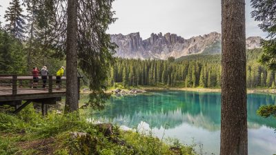 Italien Suedtirol Trentino Alto Adige Dolomiten Val d’Ega Karerpass Karersee  Latemarmassiv