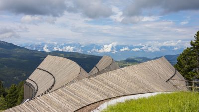 Italien Suedtirol Trentino Alto Adige Dolomiten Val d’Ega Deutschnofen Obereggen Ski Center Latemar Berghuette Oberholz Italien Suedtirol Trentino Alto Adige Dolomiten Val d’Ega Deutschnofen Obereggen Ski Center Latemar Berghuette Oberholz