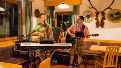 Bauernmarkt und Gaudi im JaufentalerhofBauernmarkt und Gaudi im Jaufentalerhof Bauernmarkt und Gaudi im JaufentalerhofBauernmarkt und Gaudi im Jaufentalerhof