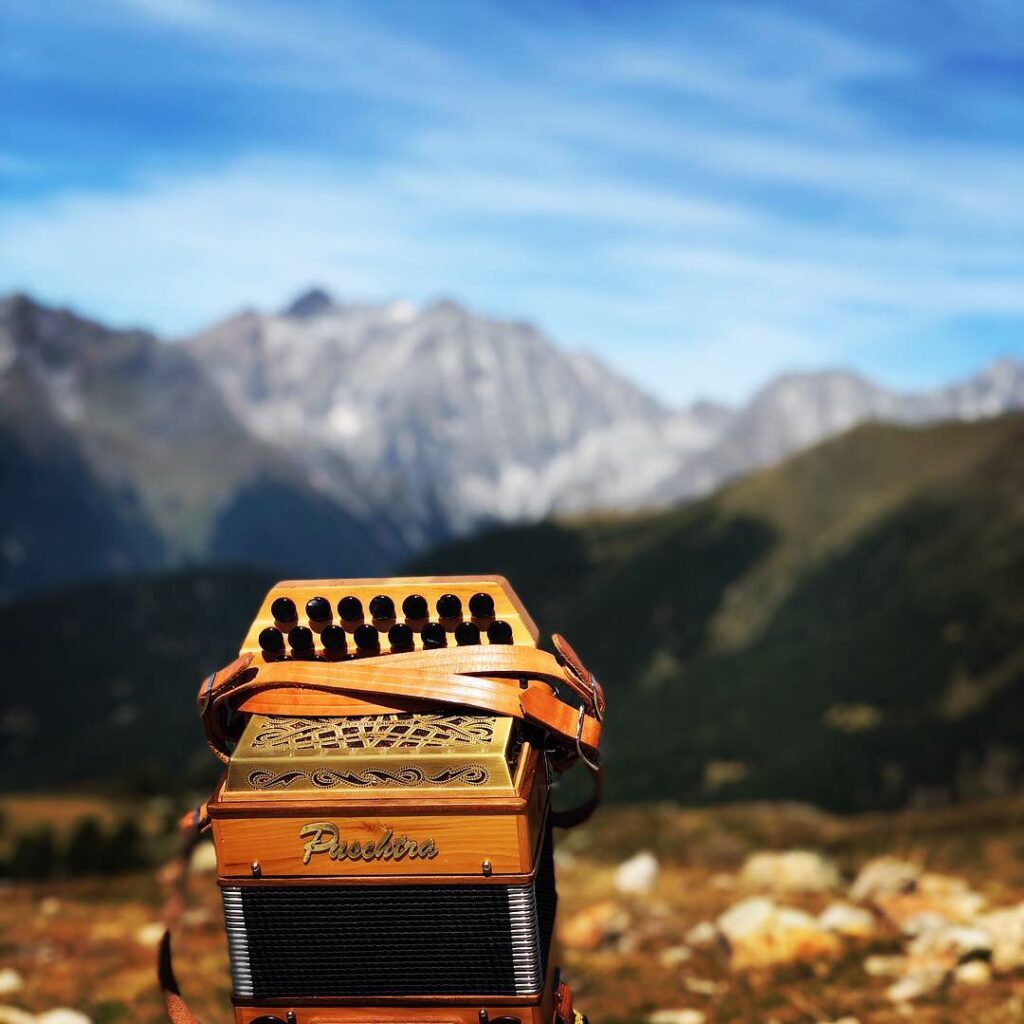 Vierbrunnenhof Südtirol Ziehharmonika