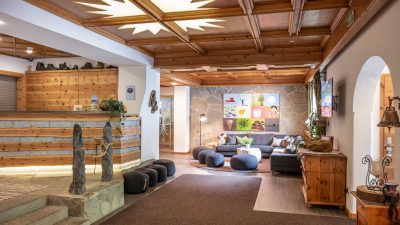 Hotel Tuxertal Lobby