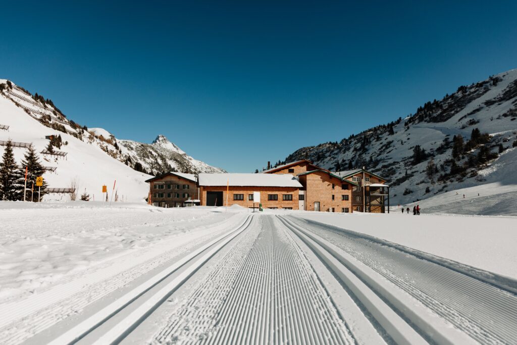 Langlaufen in Warth in Vorarlberg macht Spaß. Basecamp: Wanderhotel Jägeralpe