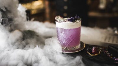 Coole Cocktail-Kreationen sind im Wanderhotel Excelsior Dolomites Life Resort zu finden - so wird der Südtirol-Urlaub zum Genuss.