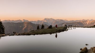 Der Leppner Knappensee wird im Rahmen von geführten Touren vom Wanderhotel Naturhotel Landhof Irschen erwandert.© Cam Poetry