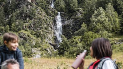 Unberührte Natur und schöne Wanderungen mit Wasserfall im Pflerschtal. Das Wanderhotel Aktivhotel Panorama ist Ausgangspunkt dafür.© Hannes NIederkofler
