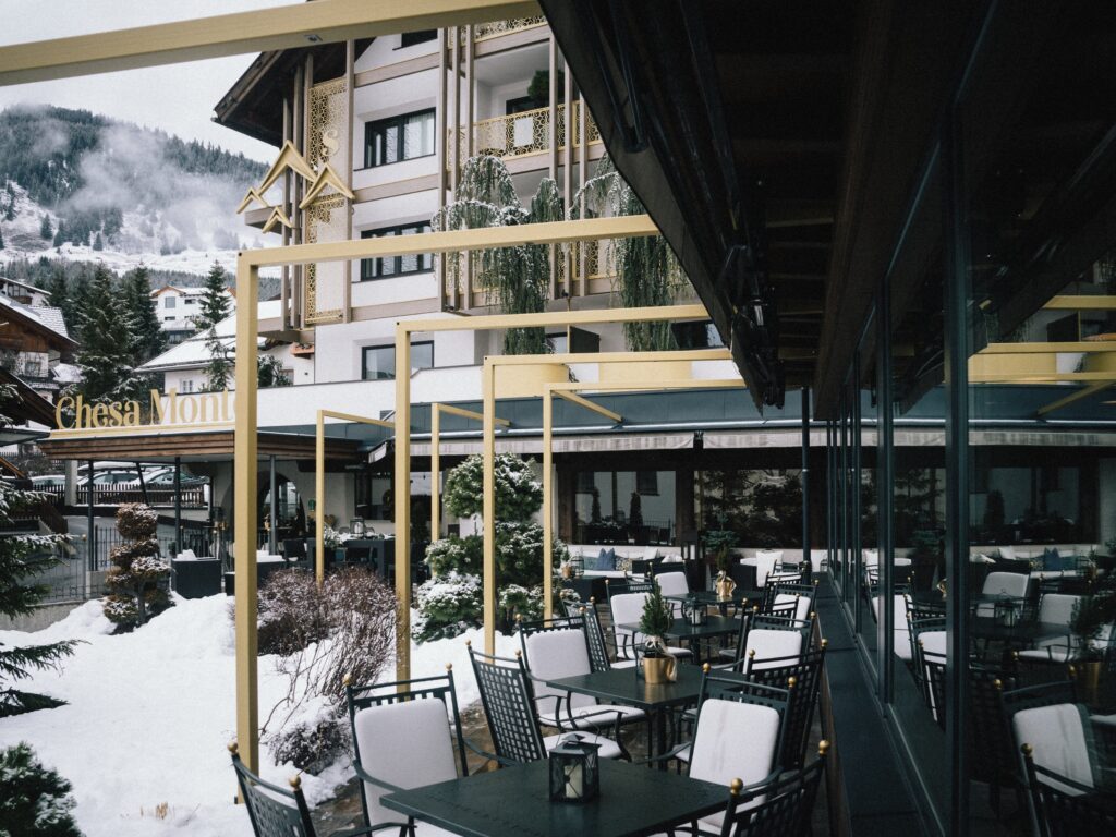 Das Wanderhotel Chesa Monte liegt auf dem Sonnenplateau Fiss - Schneesicherheit beim Winterurlaub in Tirol ist gegeben.
