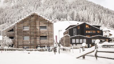 Der Jaufentalerhof bedeckt vom Schnee© Hannes Niederkofler