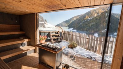 Hotel Waltershof Wellness Sauna mit winterlichem Ausblick©Karlheinz Röggla