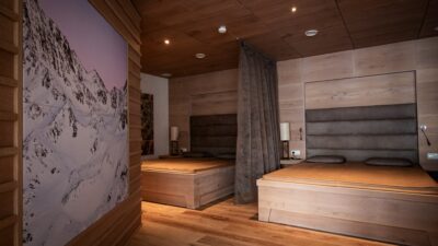 Die großen Doppelzimmer im Wanderhotel Lumberger Hof garantieren Romantikurlaub im Tannheimer Tal.© Bergfreaks