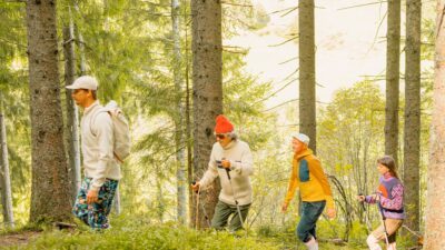 Aktiver Wanderurlaub in Saalbach mit kreativer Note im Wanderhotel Glemmtalerhof.© Aberjung Foto