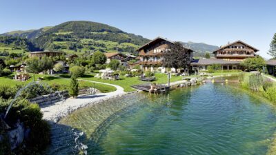 Das Wanderhotel Kirchner in Bramberg hat einen Badeteich© Innerhofer David / Kogler Daniel