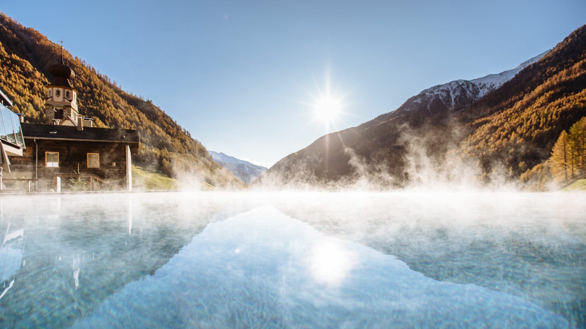 Darf es ein Infinity-Pool im Wellnesshotel im Schnalstal sein? Dann ab ins Wanderhotel Tonzhaus.©Benjamin Pfitscher Darf es ein Infinity-Pool im Wellnesshotel im Schnalstal sein? Dann ab ins Wanderhotel Tonzhaus.©Benjamin Pfitscher