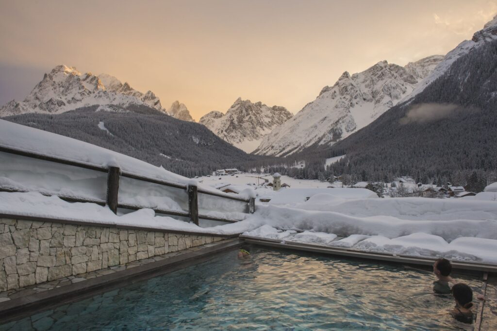 Pool beim Berghotel Sexten
