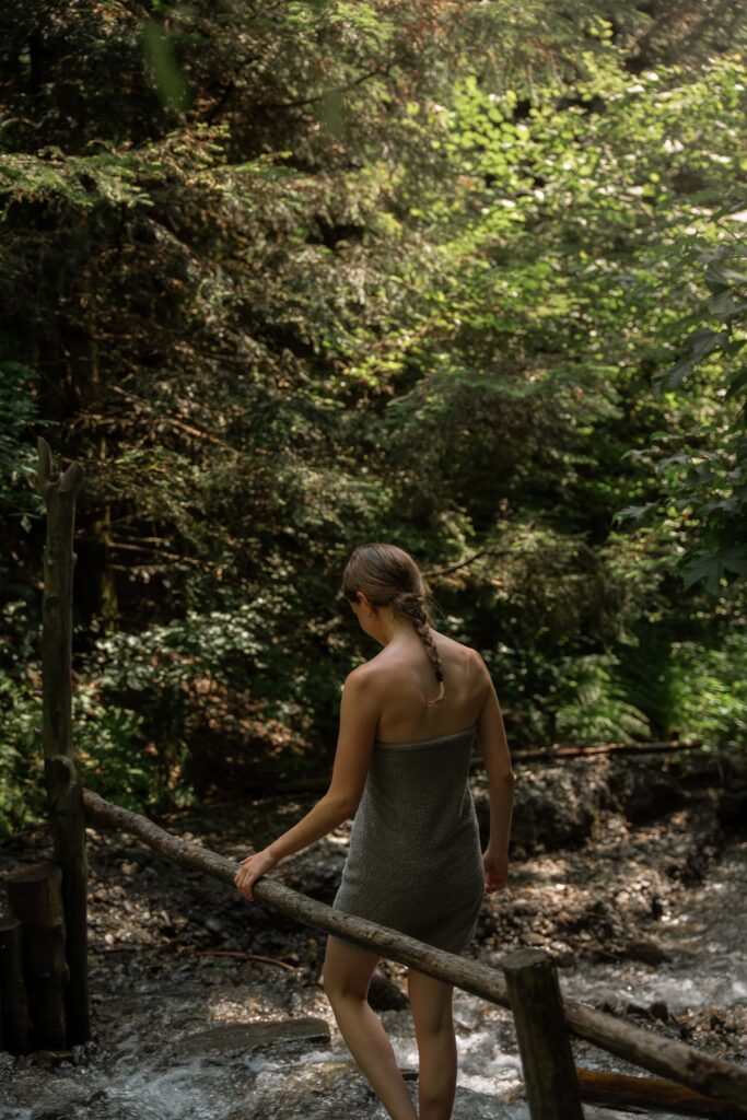 naturellness ist ein ganzheitliches Konzept, dass Körper und Geist zusammenbringen soll. Entwickelt wurde es vom Naturhotel Lüsnerhof.