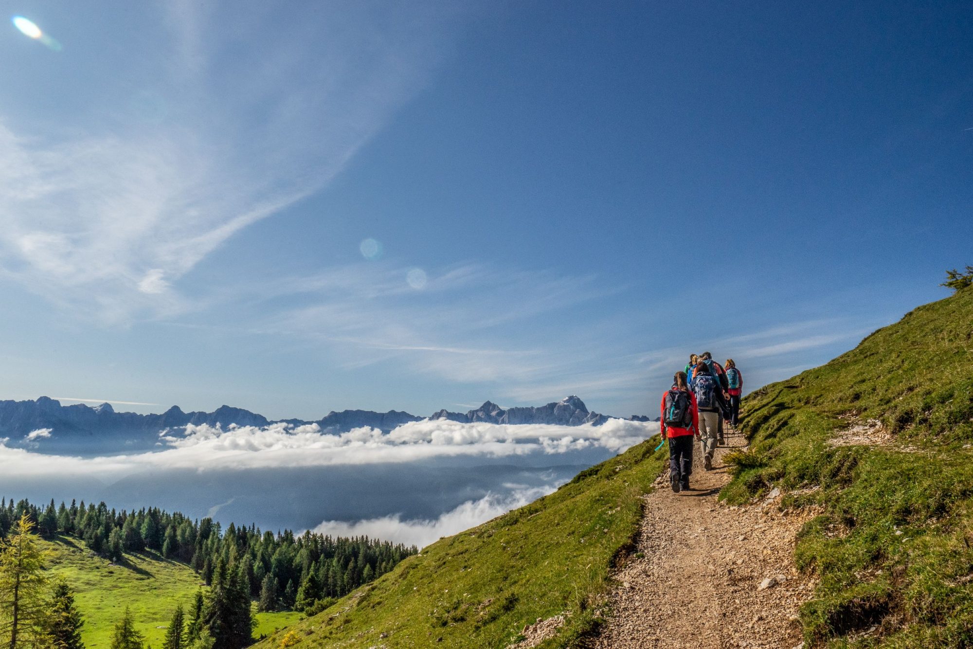 Wie sich das Wandern wandelt und warum es an der Zeit ist, neue Wege zu gehen. Eckart Mandler, Gründer der Wanderhotels, im Gespräch.