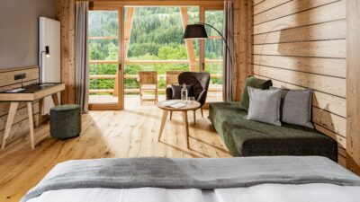 Urlaub mit Familie in Südtirol nach Maß - das versprechen die großzügigen Zimmer des Tauber's Bio Vitalhotel.© Klaus Peterlin