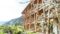 Das Tauber's Bio Vitalhotel ist ein Wanderhotel in Südtirol mit stilvoller Holzfassade.© Tauber's Bio Vitalhotel