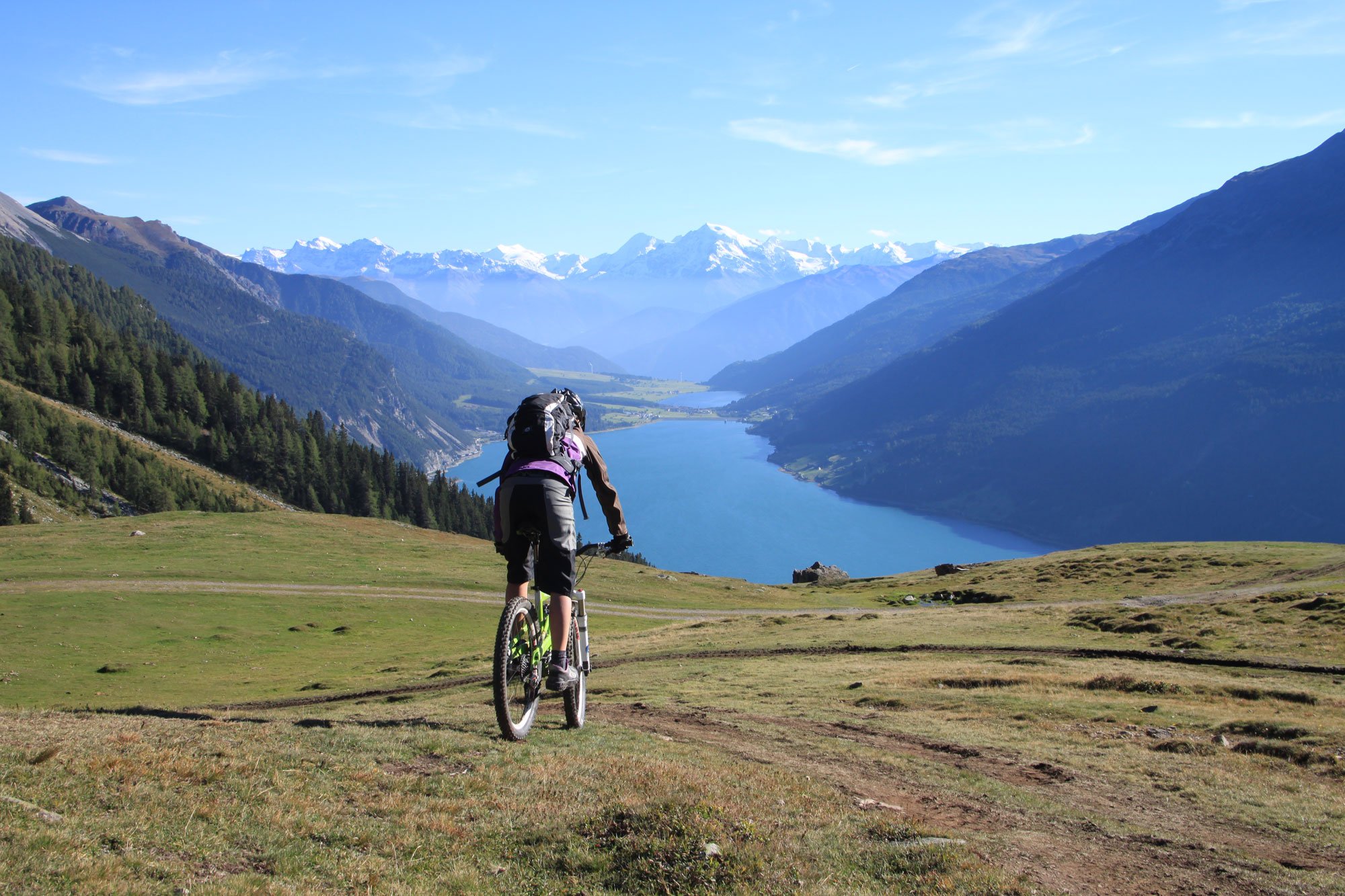 Mountainbike-Urlaub in Südtirol: den Fahrtwind in den italienischen Alpen spüren