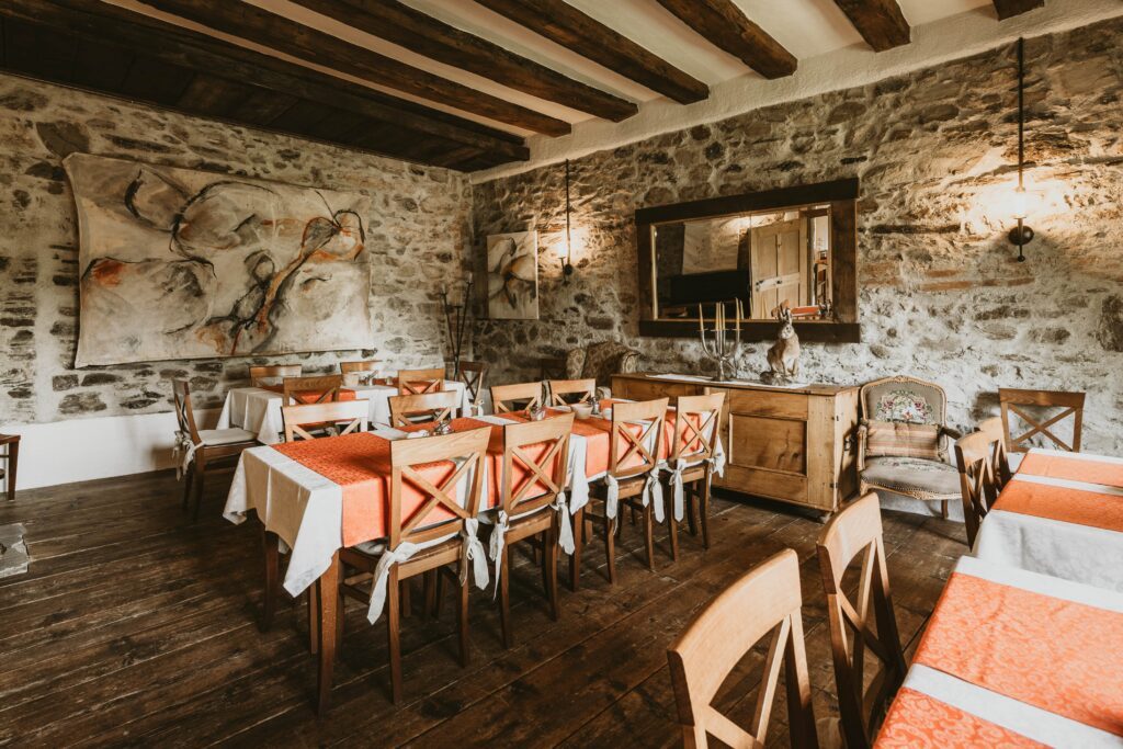 Österreichische Gerichte wie Salzburger Nockerl und Wiener Schnitzel gibt es im Gasthof in Mauterndorf, dem Ski- und Wanderhotel Steffner-Wallner.