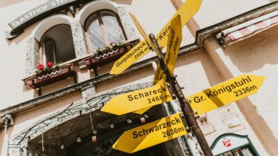 Wohin des Weges? Geführte Wanderungen in Salzburg bietet das Ski- und Wanderhotel Steffner-Wallner.© KWER