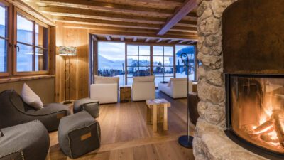 In den noblen Suiten des Wanderhotels Naturhotel Lüsnerhof fühlt man sich beim Urlaub in den Alpen wohl.© Hannes Niederkofler