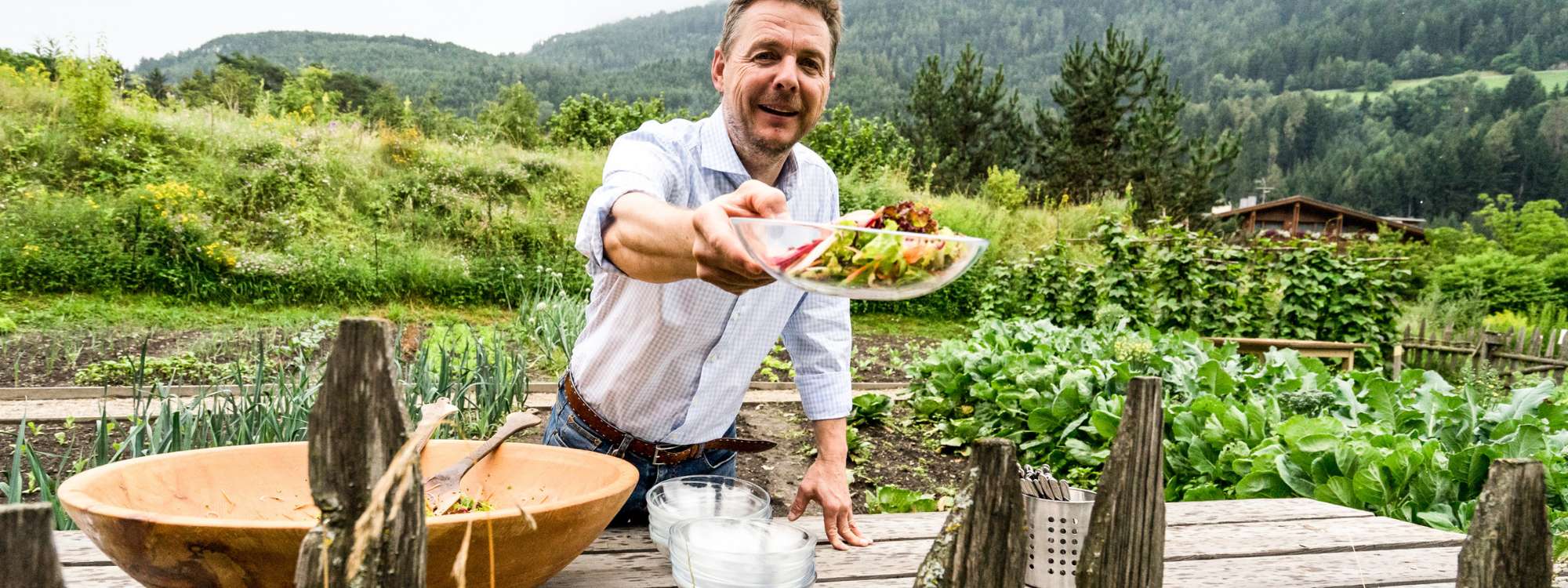 Wenn die Zutaten für gutes Essen direkt aus der Umgebung kommen, kommt der Geschmack der Landschaft erst recht zur Wirkung. Eine knackige Wanderung und gutes Essen, das gehört bei den Wanderhotels einfach zusammen.