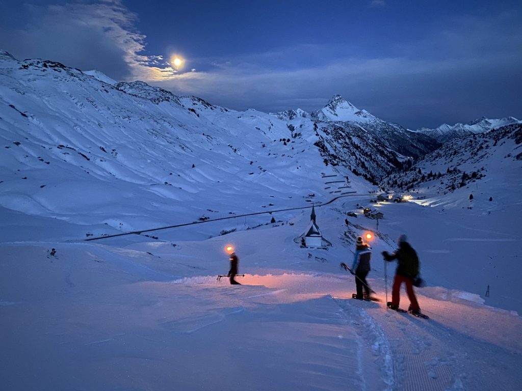 Jägeralpe Fackelwanderung Schneeschuhwanderung Winter