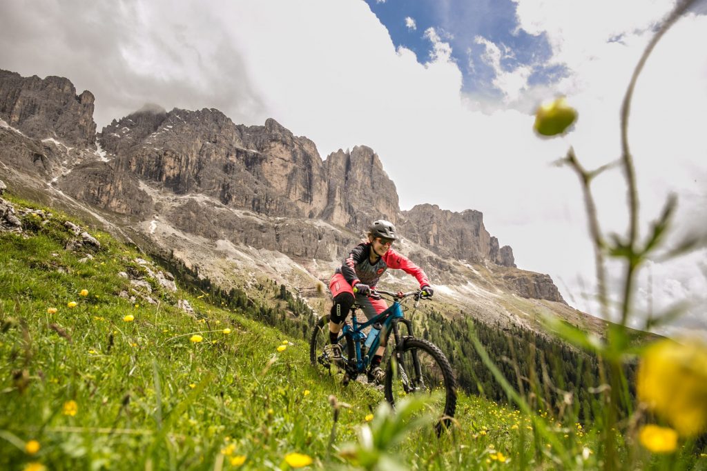 Biker in den Dolomiten