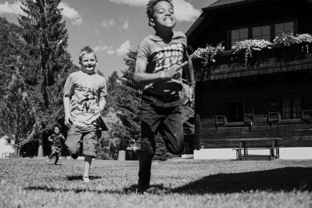 Kinder im Dorf SCHÖNLEITN