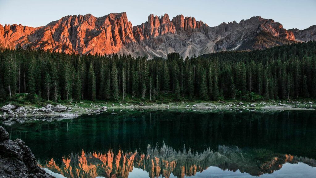 Hotel Marica - Karersee im Sommer