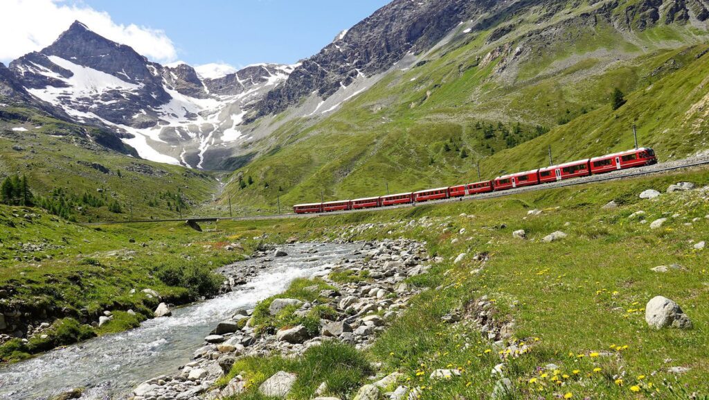 Zug Alpen