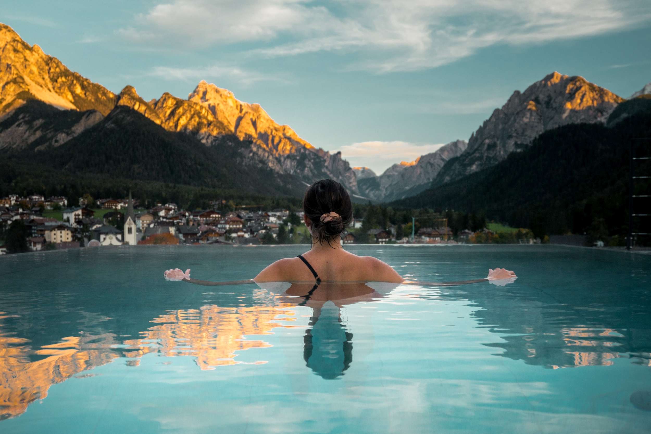 Dolomitenblick vom Infinitypool aus