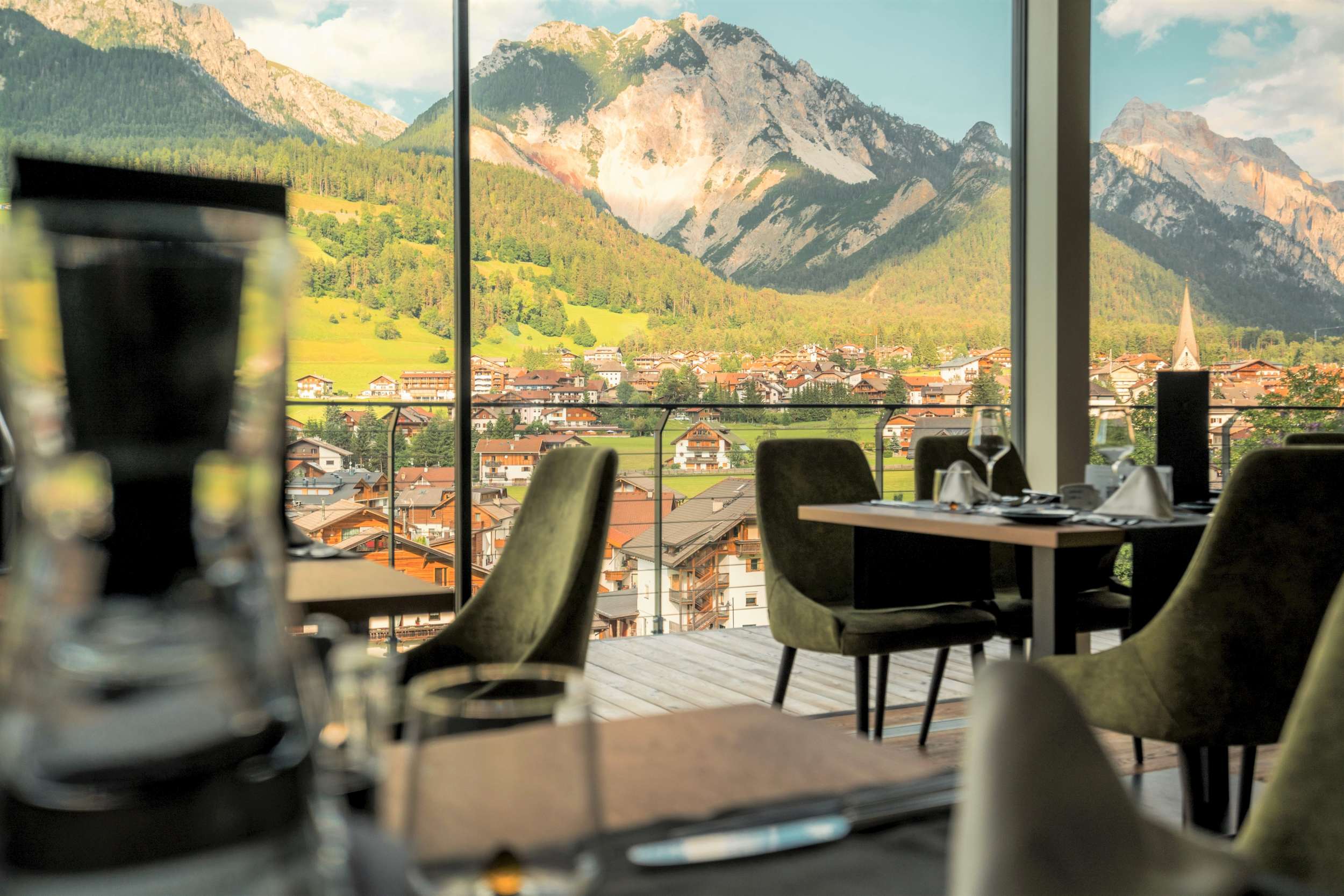 Panorama Speisesaal vom Hotel Excelsior Dolomites Life Resort