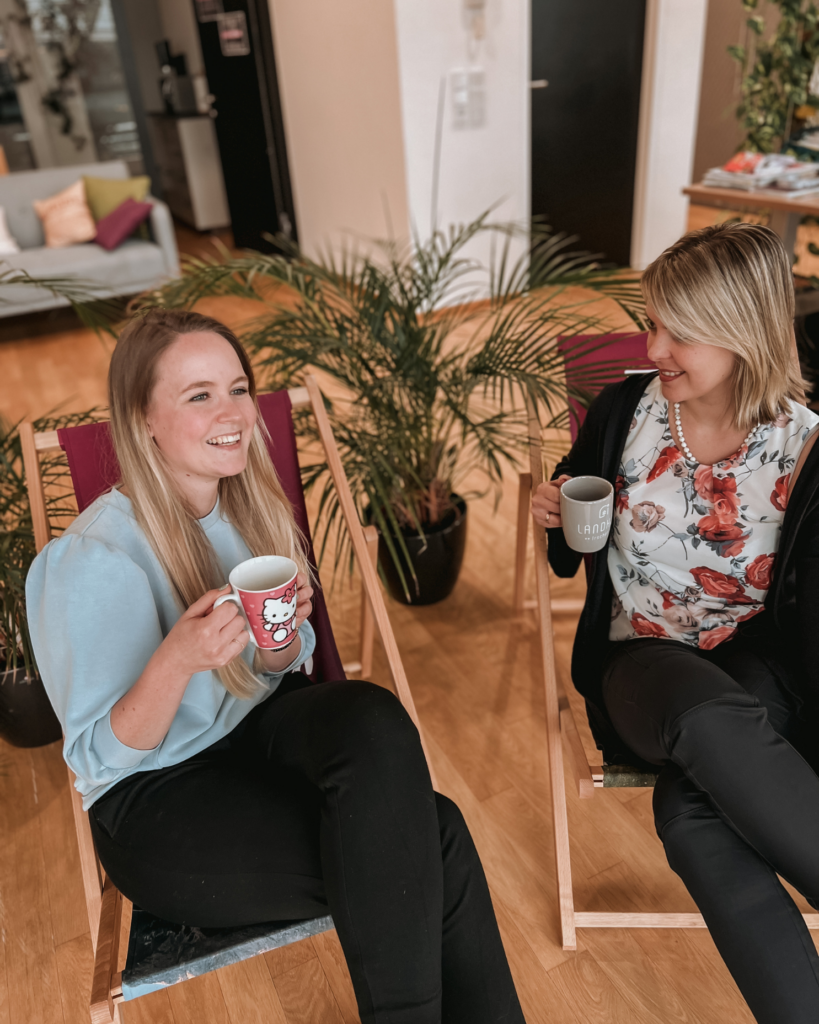 Das Wanderhotels-Team beim Kaffee trinken in Lienz, Osttirol