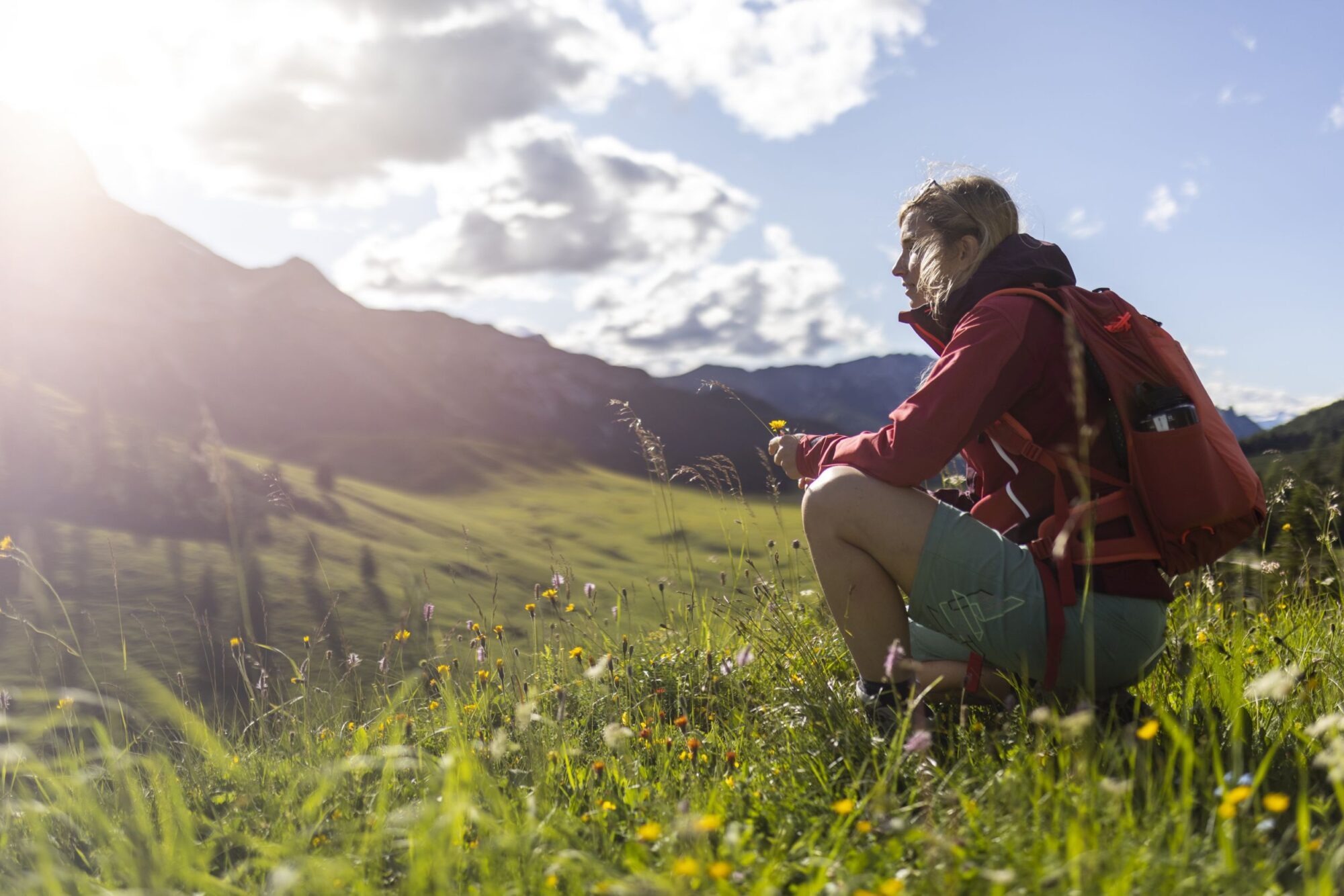 Oben auf dem Gipfel ist die Luft klar, der Blick grenzenlos und der rauschende Wind der einzige Gefährte. Diese sechs Wanderhotels zelebrieren die alpine Reise zum Ich in luftiger Höhe.