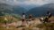 5 Wanderer beim runter gehen vom Berg im Herbst(c) Hotel Tuxertal