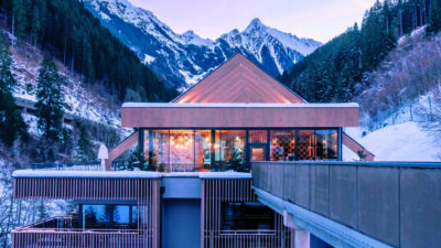 Das Wanderhotel ZillergrundRock ist ideal für einen Winterurlaub im Zillertal.(c)carmenhutter