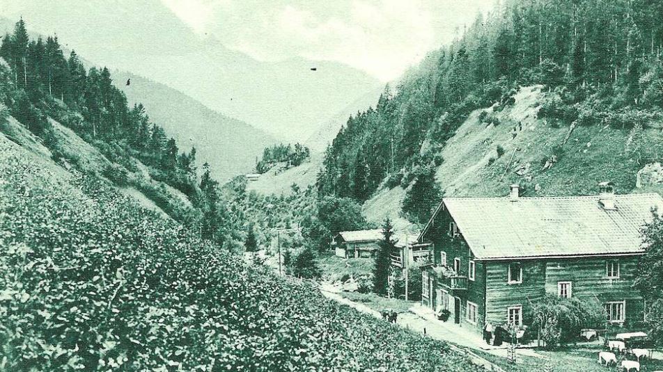 Ein altes Foto des Tals und des heutigen Wanderhotels Luxury Mountain Resort ZillergrundRock in Mayrhofen im Zillertal.