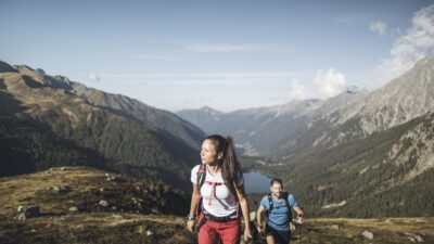 Wandern in Südtirol mit Basislager Autentis in Antholz ist ein Muss für Bergliebhaber.© Kottersteger