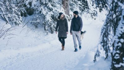 Im Winter wandern in den Hohen Tauern - begleitet von deinem Lieblingsmenschen.© Ferienregion Nationalpark Hohe Tauern/Daniel Breuer
