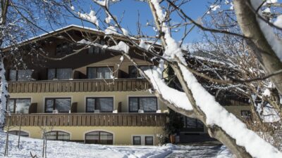 Das Active Hotel Diana in Südtirol überzeugt mit vielen Winteraktivitäten: Winterwandern, Skifahren, Langlaufen und vieles mehr.© Active Hotel Diana