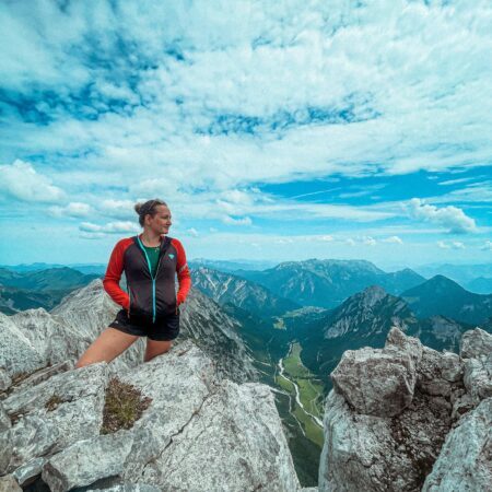 Wanderconcierge Theresa entdeckt die Bergwelt der Zillertaler Alpen.© Wöscherhof Wanderconcierge Theresa entdeckt die Bergwelt der Zillertaler Alpen.© Wöscherhof