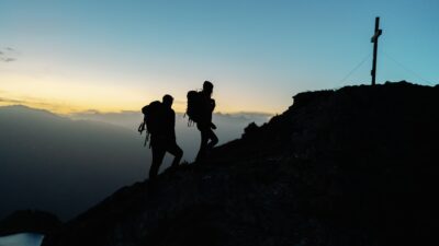 Das Wanderhotel Wöscherhof zeigt schöne Wanderungen im Zillertal mit Gipfelsieg.© Der Wöscherhof