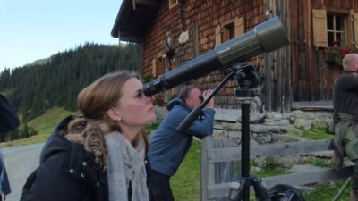 Wildtierbeobachtung mit Hans-Peter Gassner vom Wellness- und Wanderhotel Gassner im Nationalpark Hohe Tauern© Wellness- & Wanderhotel Gassner